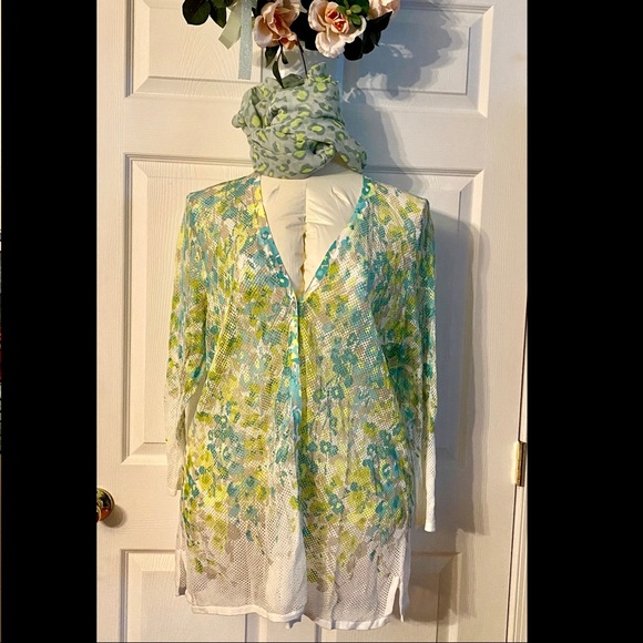 Ruby Rd. Tops - 2x Ruby Road pale green camouflage cardigan